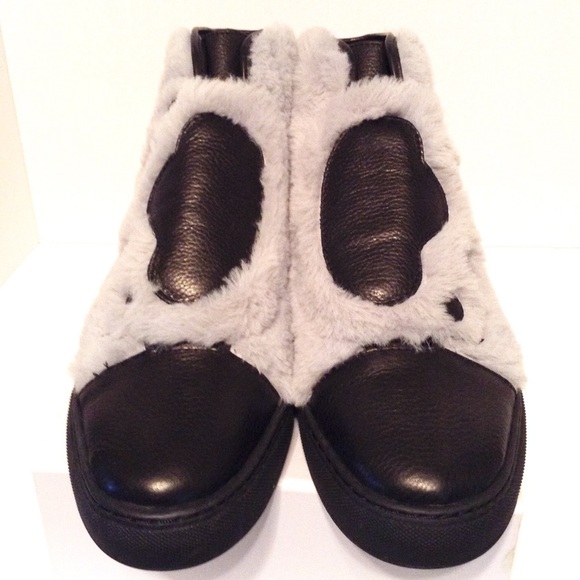 Katy Perry Honey Faux Fur Bear Paw Sneakers - Picture 5 of 8